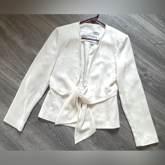 Vintage Bloomingdale’s elegant/classy tie front blazer. Size 6 - Picture 1 of 14